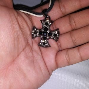 Pricess lenght 9 inches black cross necklace